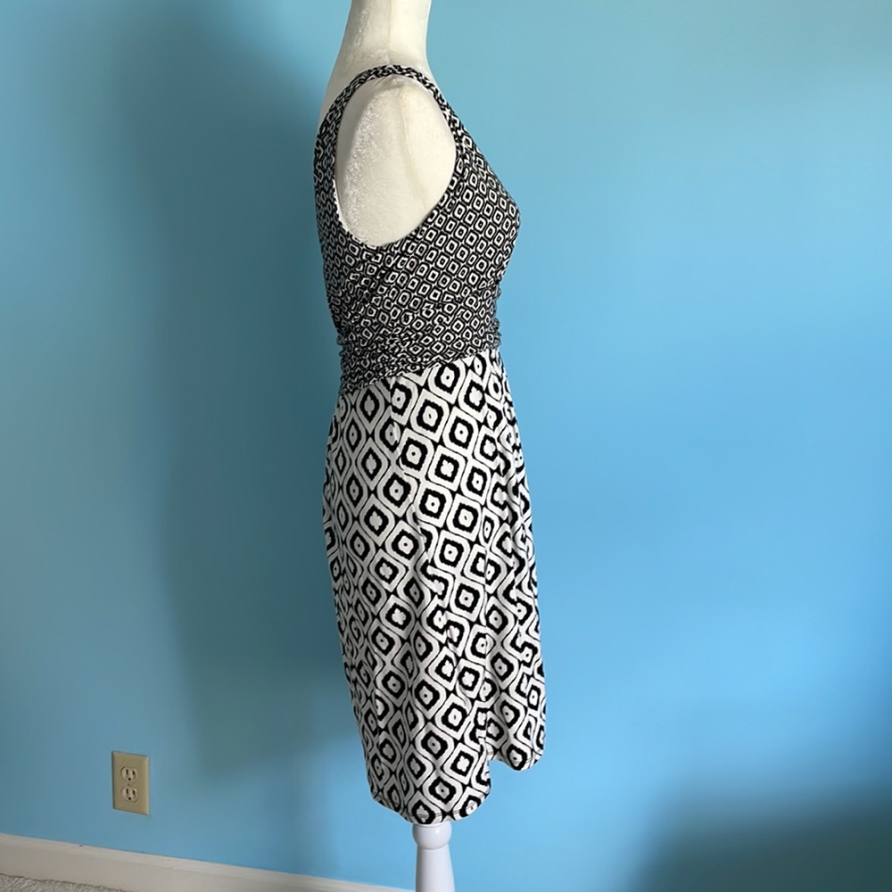 Ann Taylor Black & White Dress Size Small - Picture 3 of 7